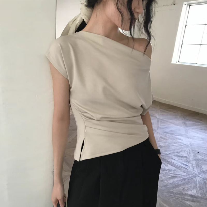 Lifestyle In Korean - Elegant One-Shoulder Design Sensation Top Korean