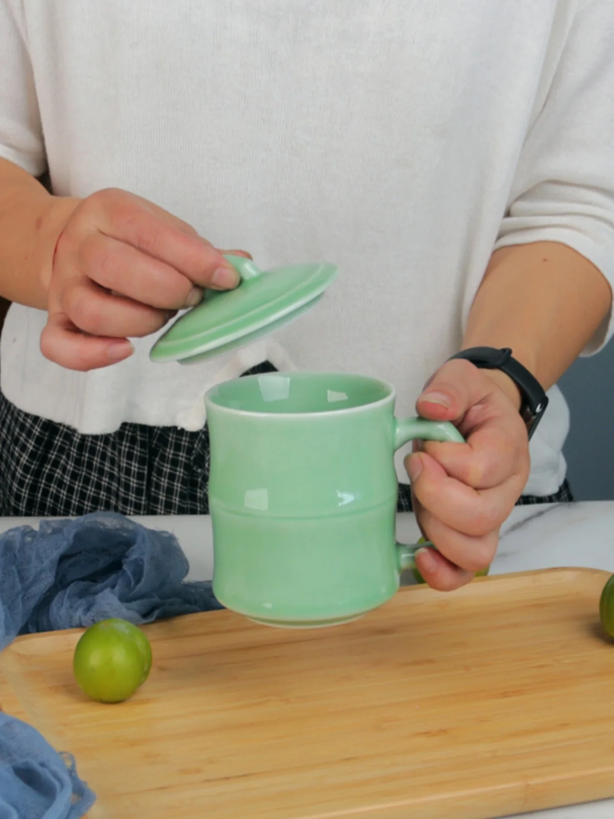 Celadon teacup with lid and ha - đánh giá và giá Celadon Ceramic Cup